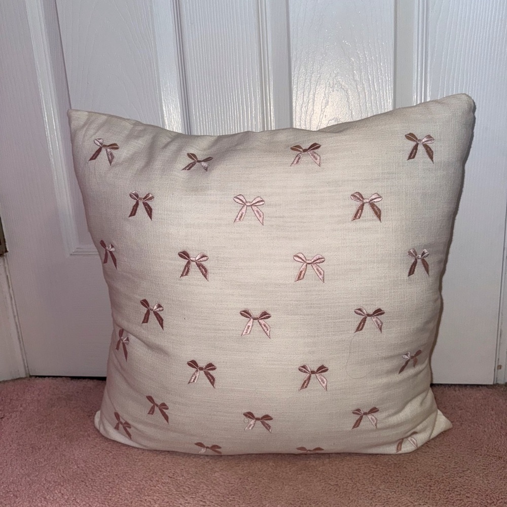 🎀 Pillow